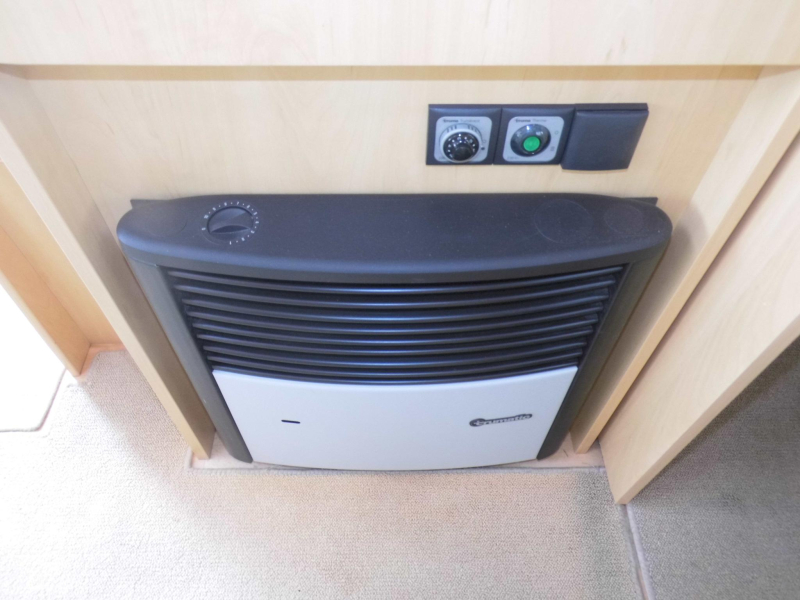 Dethleffs Camper 450 Mover! very neat! photo: 5