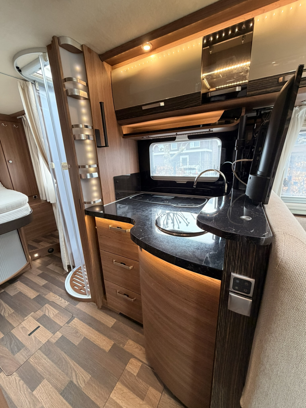 KNAUS Sky i Plus 700 LX foto: 6