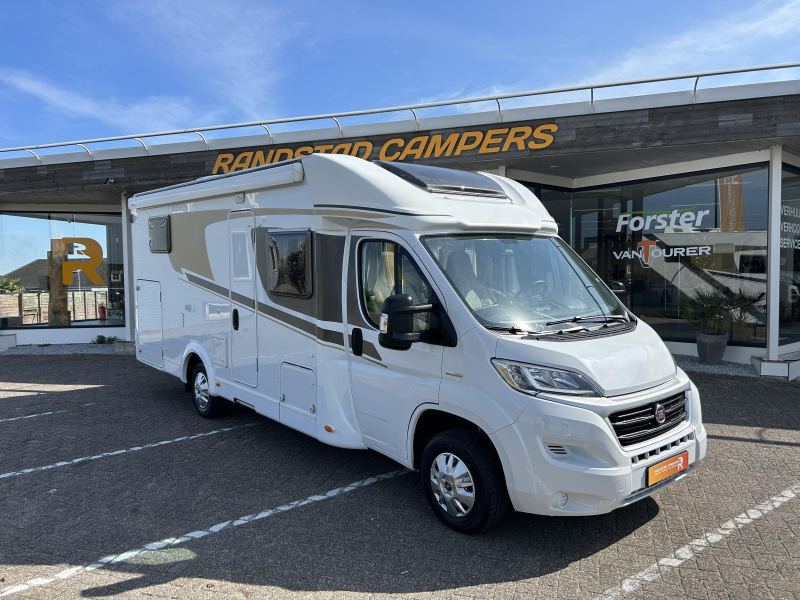 Hymer Carado ENKELE BEDDEN + HEFBED  foto: 0