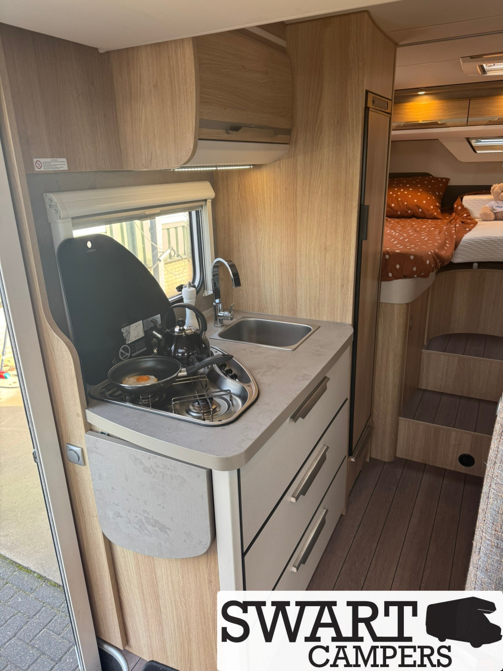 Knaus Skywave 650 MEG, Enkele bedden Hefbed foto: 12