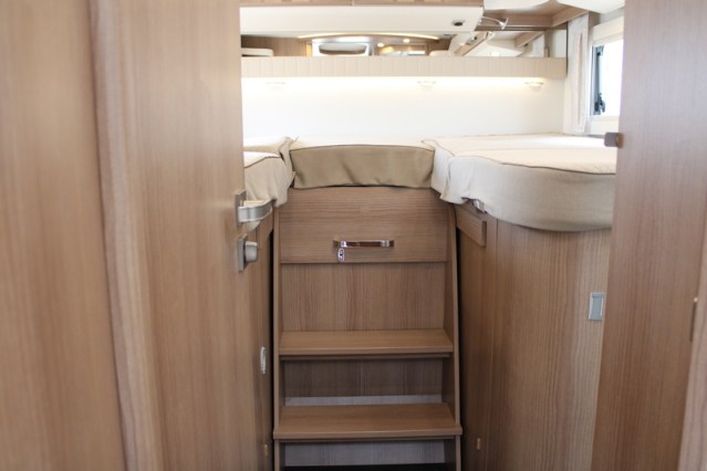 Robuuste AUTOMAAT 180 pk Malibu I 490 LE by Carthago hef-en enkele lengte bedden (124  foto: 51
