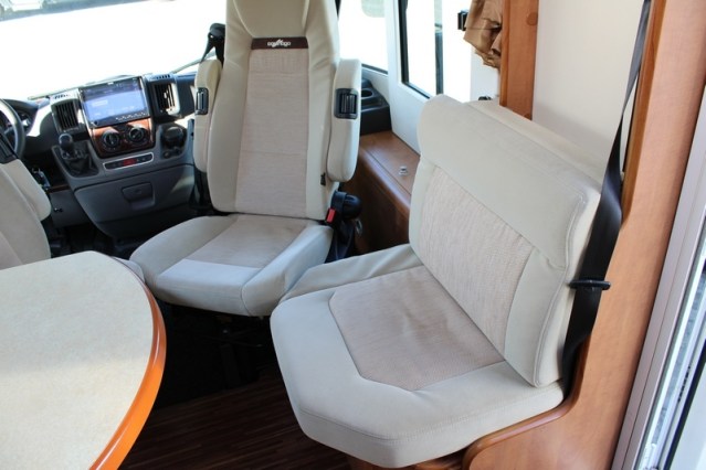 Carthago Chic C Line I 5.0 1e eigenaar Fiat 3.0 liter 160 pk 4250 kg chassis enkele bedden 5 zitplaatsen (122  foto: 25