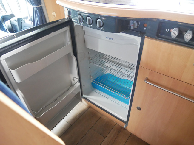 Dethleffs H 5940 Esprit, Cama francesa, Garaje foto: 13