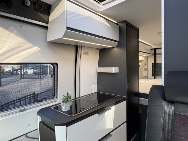 Adria Twin Supreme 640 SGX 180 pk AUTOMAAT 9-Traps Euro6 Fiat Ducato 8 **Lengtebedden in hoogte verstelbaar/4 zitplaatsen/2x Lithium/2 foto: 15