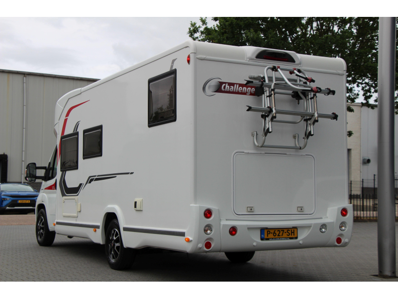 Challenger Graphite 387 GA Lits jumeaux + Lit pavillon photo : 2