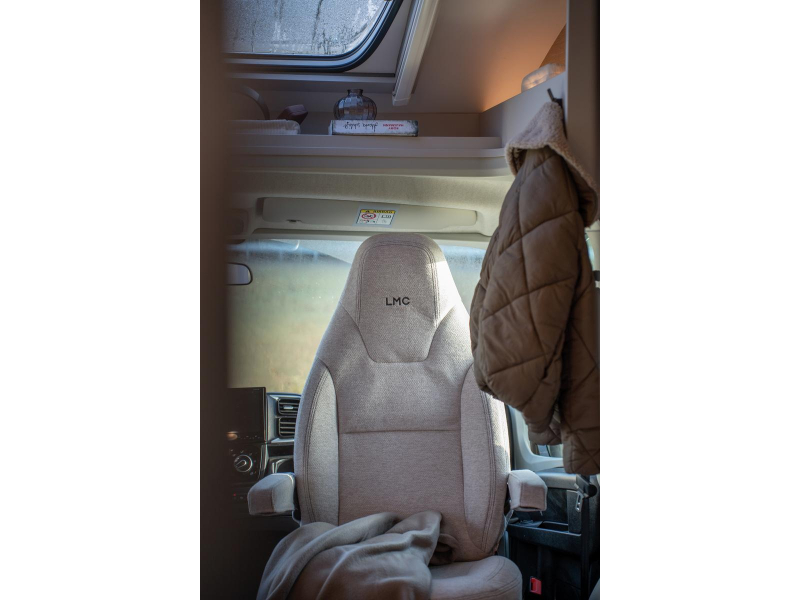 LMC Tracer v 670 compact automaat  foto: 13