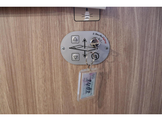 Bürstner Ixeo Time 726 G 165pk | 5e zitplaats | Zonnepanelen | Hefbed | Achteruitrijcamera| Thule lift fietsendrager | Lengtebedden | Bea foto: 23