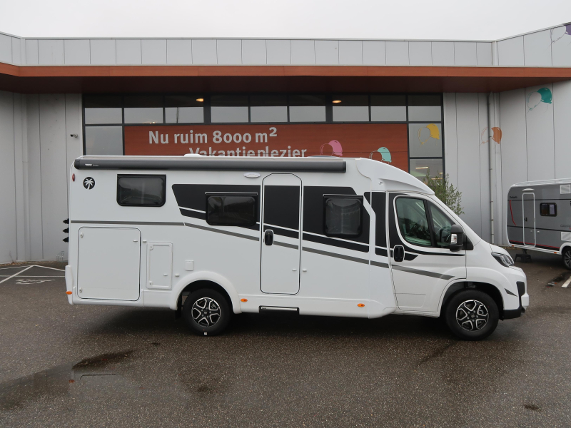 Sunlight V67S Adventure HOGE KOELKAST/ 2X1 BED!!  foto: 1