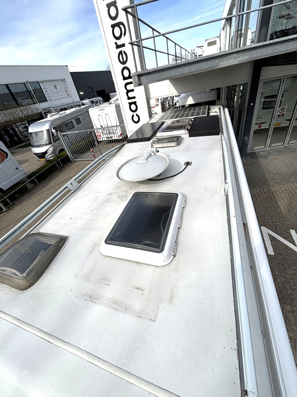 Hymer E 690 DUBBELLUCHT FRANSBED + HEFBED 4X ZONNEPANEEL! foto: 22