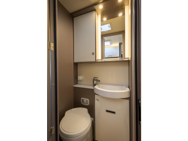 B&uuml;rstner Lyseo Privilege TD734 Queensbed + Hubbett Foto: 15