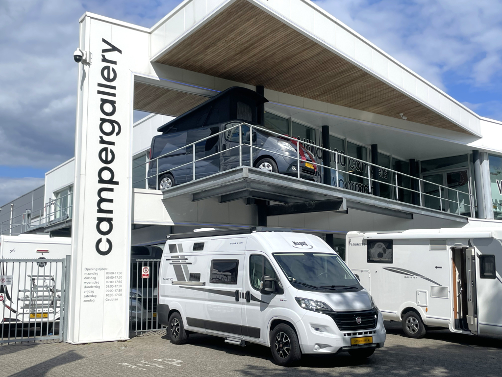 McLouis MC4 73G Fiat Ducato 2.3 JTD 130ch Longueur Lits | Garage XL | Lit élévateur | Toit panoramique | 5 places | Aut. Plat