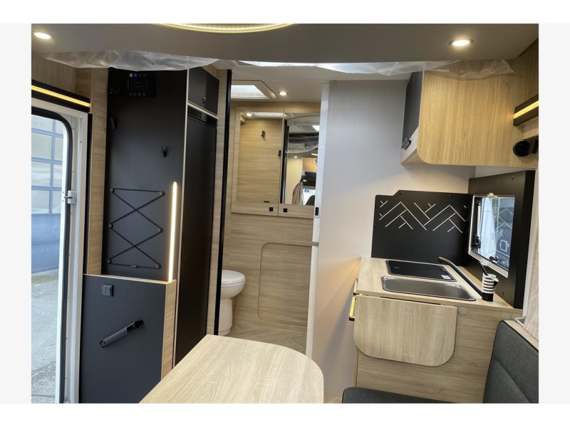 Chausson Titanium 650 ruimtewonder van 6,39m  foto: 2