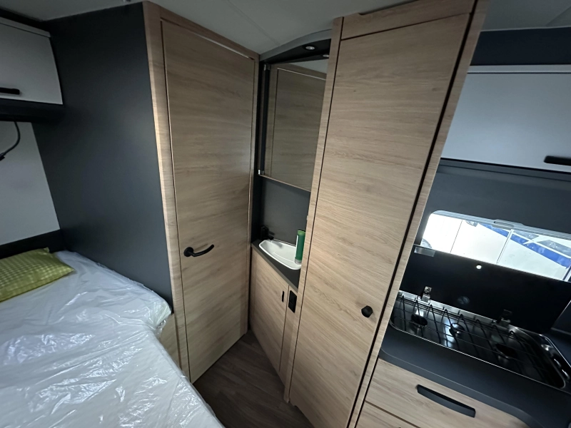 Knaus L!ve Wave 650 MF AUTOMATIK + HUBBETT Foto: 14