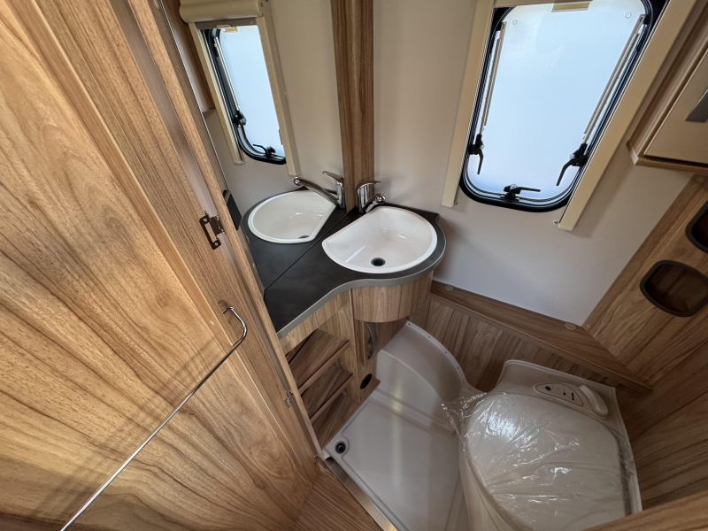 Eriba Nova Light 442  foto: 15