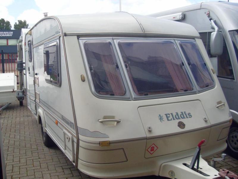 Elddis Odyssey 432 met lichte hagelschade 