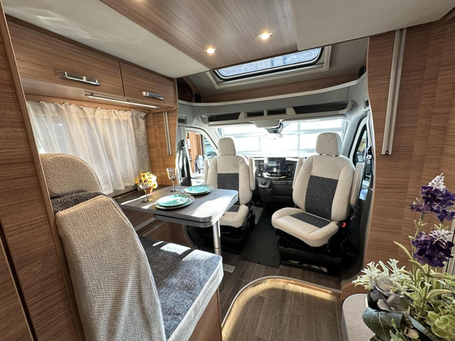 Weinsberg CaraSuite 650 MEG aut. 165 pk, hefbed foto: 3