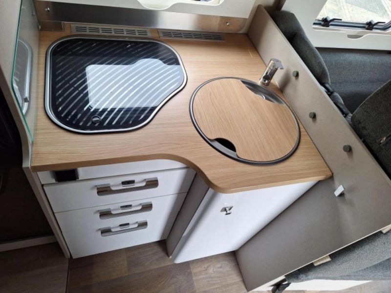 Hymer Tramp S 585 HEFBED + LENGTE BEDDEN  foto: 12
