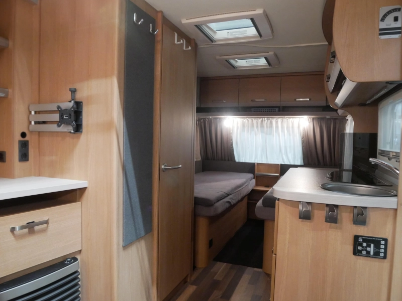 Knaus Sport 460 EU Mover sistema de nivelaci&oacute;n toldo foto: 5