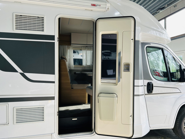 Adria MATRIX 670 SL Axess Camas separadas, suelo completamente plano, 5 plazas con cintur&oacute;n foto: 7