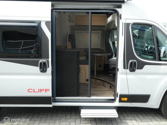 Sunlight Hymer Cliff 640 Adventure Edition Autom&aacute;tico foto: 13