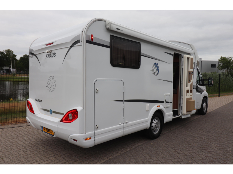 Knaus Sky Wave 700 MEG 4-Persoons/Enkele bedden  foto: 2