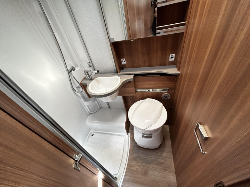 Weinsberg CaraHome Ruime alkoof/Euro-6/6.5m  foto: 13