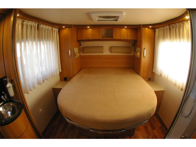 Hymer Bianco Line 698 CL Queensbed.  foto: 18