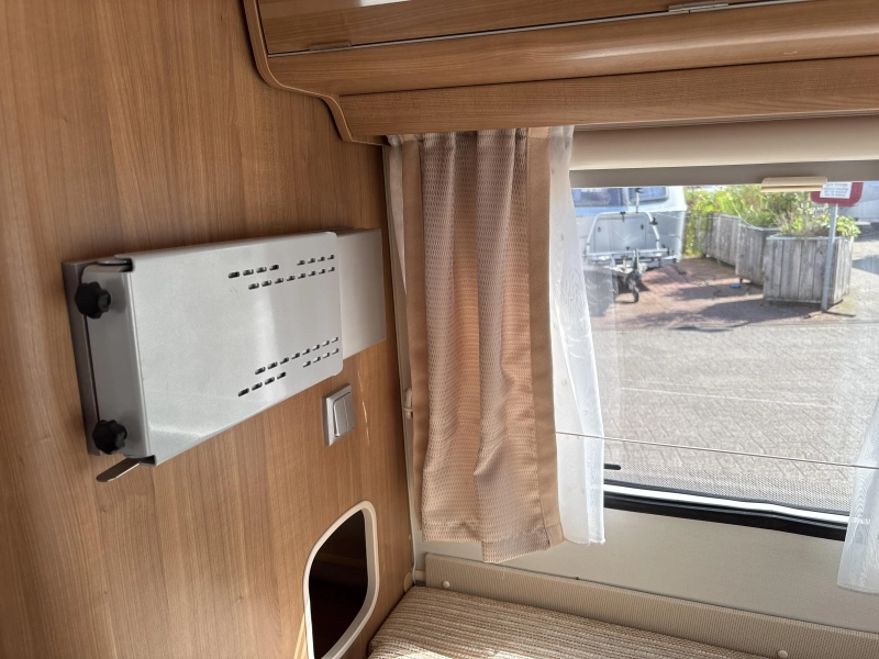 Eriba Touring Triton 418 Fietsendrager/Luifel  foto: 10
