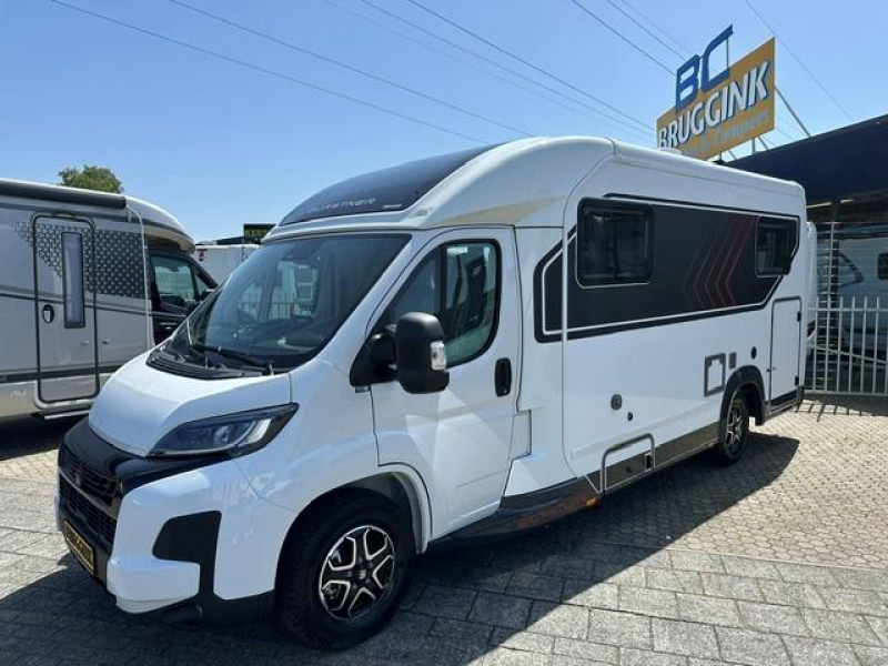 Bürstner Signature SFT 7.0 CAMPER VAN HET JAAR!  foto: 6