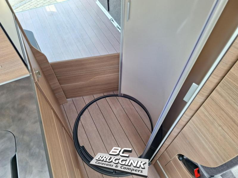 Knaus Boxlife 630 ME ENKELBED AUTOMAAT 11000KM  foto: 9