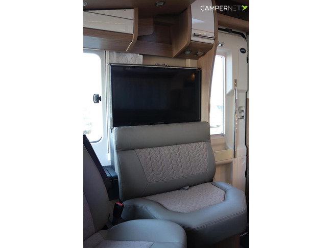 Carthago C-Tourer I 150 QB 170pk Automaat | Zo goed als nieuw | Queensbed | Gescheiden douche | Dubbele bodem | Hefbed | Luxe | LED kopla foto: 11