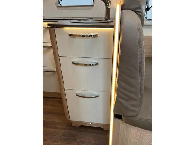 Bürstner Lyseo T 728g Aut. Dakairco Enkele Bedden Airco Cruise BearLock Fietsendr. foto: 20