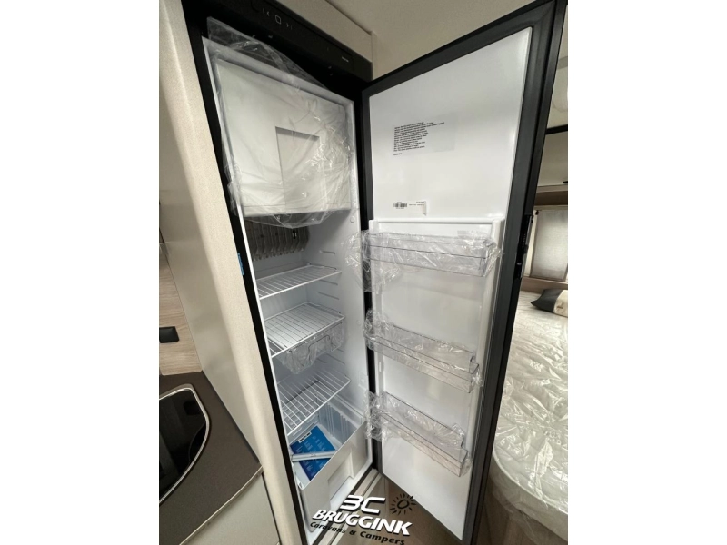 Bürstner Premio SkyLine 460 TS - FRANS BED  foto: 7