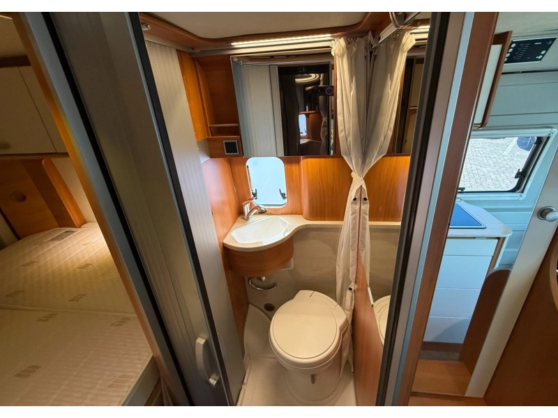 Hymer Grand Canyon CL 4 slaapplaatsen  foto: 13