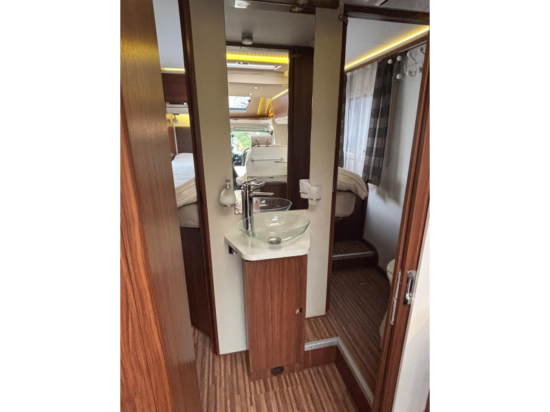 Adria Matrix M 670 SBC vol opties, queensbed  foto: 15