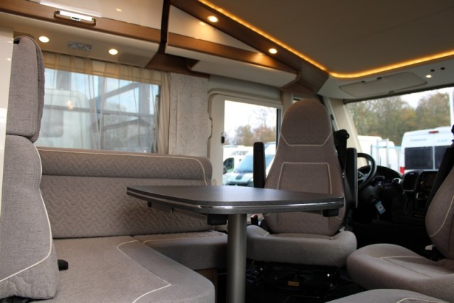 Robusto Carthago Integral Malibu I 460 LE Fiat AUTOM&Aacute;TICO 180 CV camas individuales y cama abatible (118 foto: 30