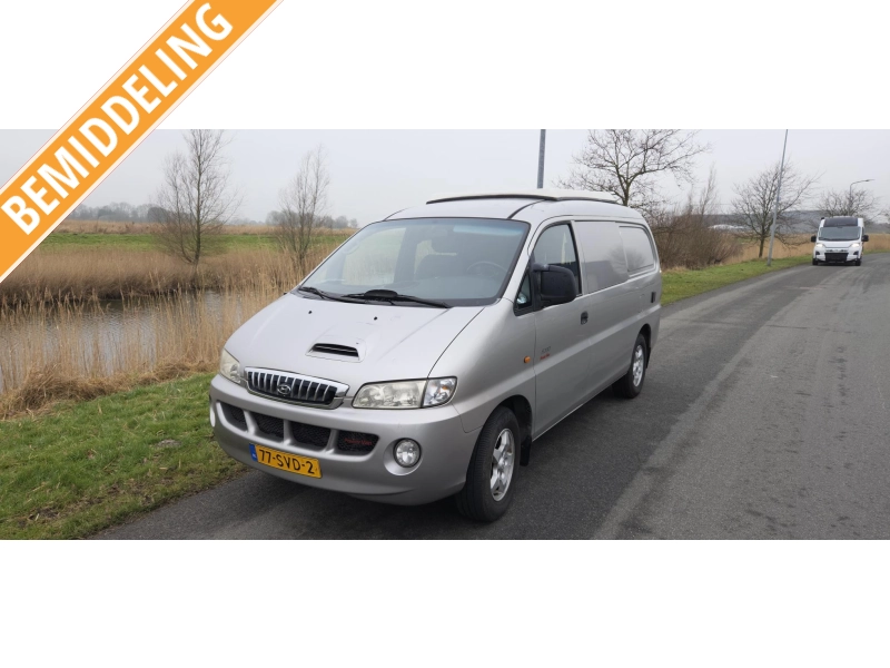 Hyundai H200 buscamper