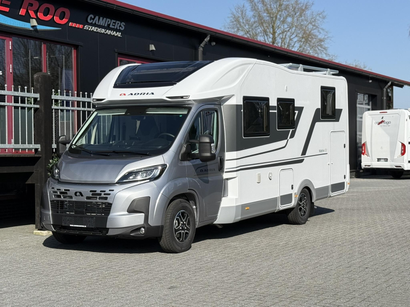 Adria Matrix Plus 670 SL Familiecamper Automaat  foto: 8