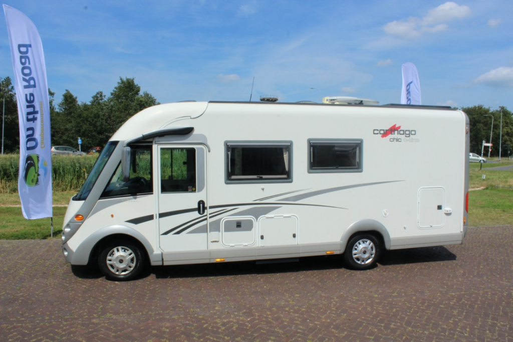 Carthago 4.2  Integraal 2.3 M-jet 148 PK, Alko chassis light, Motor-airco, Hefbed & dwarsbed, Garage, Draaistoelen voor, L zit, zij-zit, etc. Marum (Groningen) foto: 33