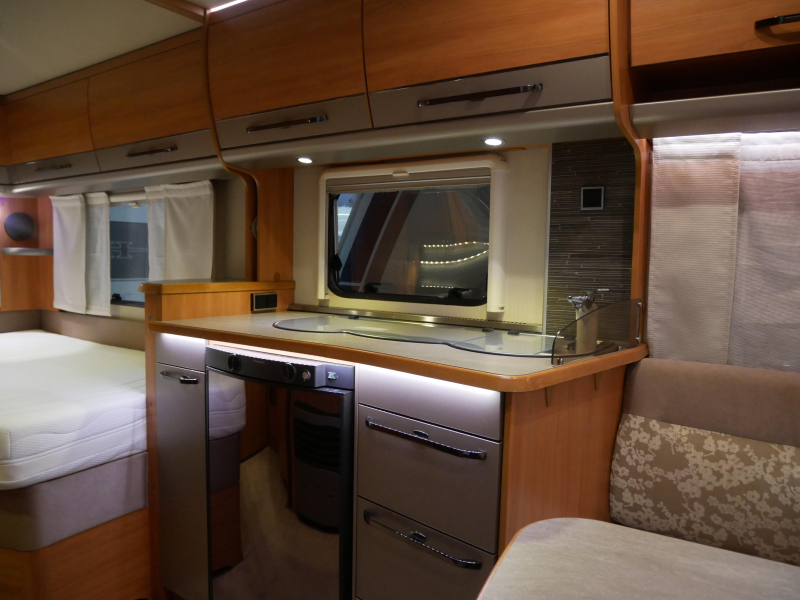 Eriba Nova GL 465 Incl. mover y toldo foto: 7