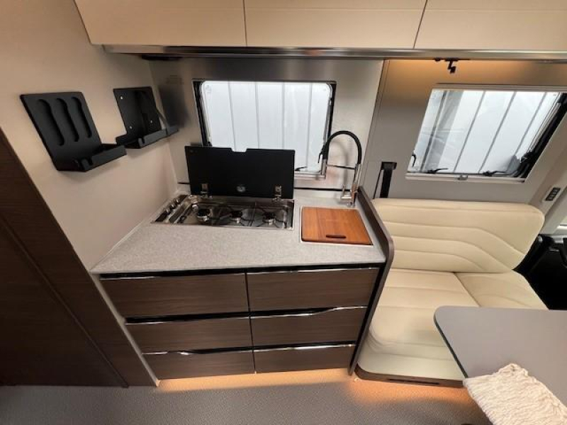 Adria Supersonic 780 DC Low KM-stand complete photo: 6