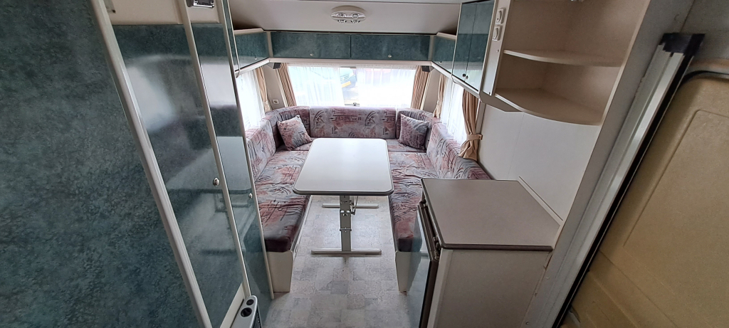 KIP Hy-line, met voortent, luifel en MOVER! foto: 8