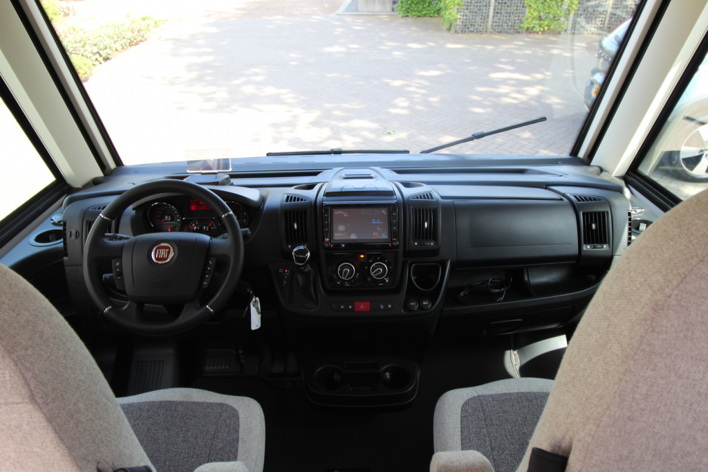 Knaus L!VE 900  foto: 3