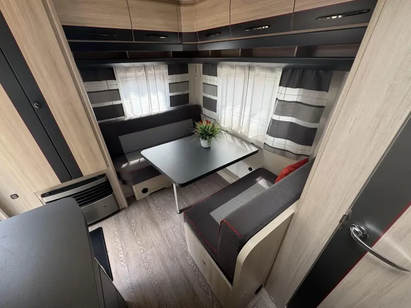 Hobby De Luxe Edition 440 SF 