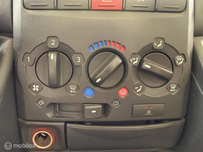Hymer B 654 Fransbed + Hefbed / Airco op motor! foto: 15