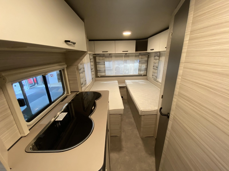 Dethleffs C'Joy 460 LE ENKELE BEDDEN!  foto: 7