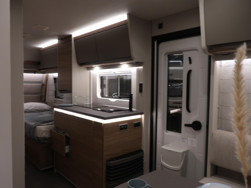 Dethleffs Nomad 460 EL FIRST EDITION UITVOERING  foto: 16