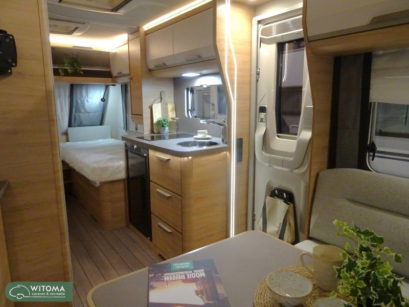 Knaus Sudwind Black Selection 460 EU 50 jaar Witoma voordeel!  foto: 3