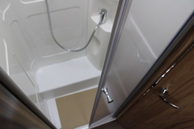 Hymer Exsis I 678 Fiat AUTOMAAT 160 pk enkele bedden Smal en lichtgewicht (54  foto: 59