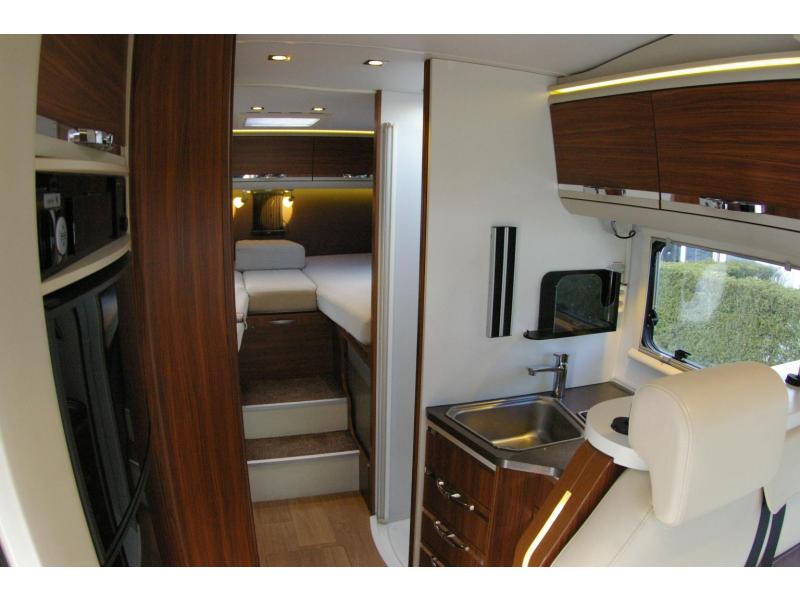 Adria Matrix M 670 SL Enkele bedden, Hefbed.  foto: 9